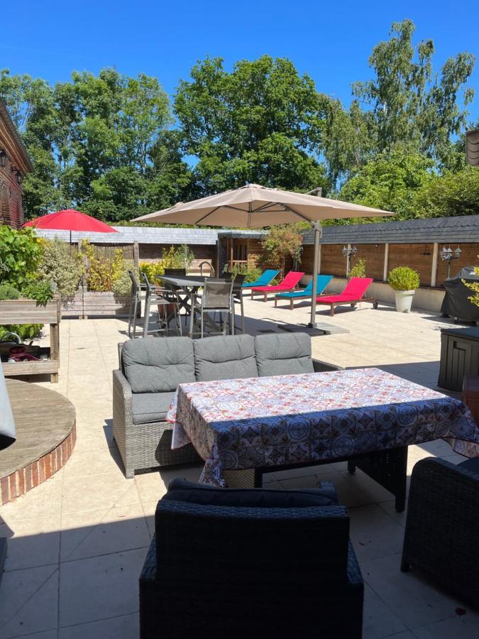 Le Jardin Des Roses Bed & Breakfast Gerponville Exterior photo